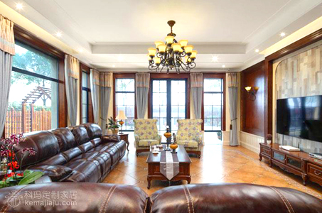 深木色護(hù)墻板,精雕細(xì)琢一所有文化底蘊(yùn)的大宅