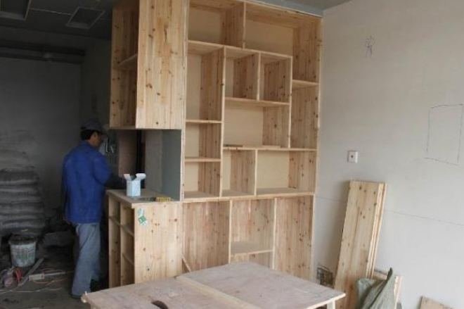 全屋定制和木工打家居哪個(gè)好？